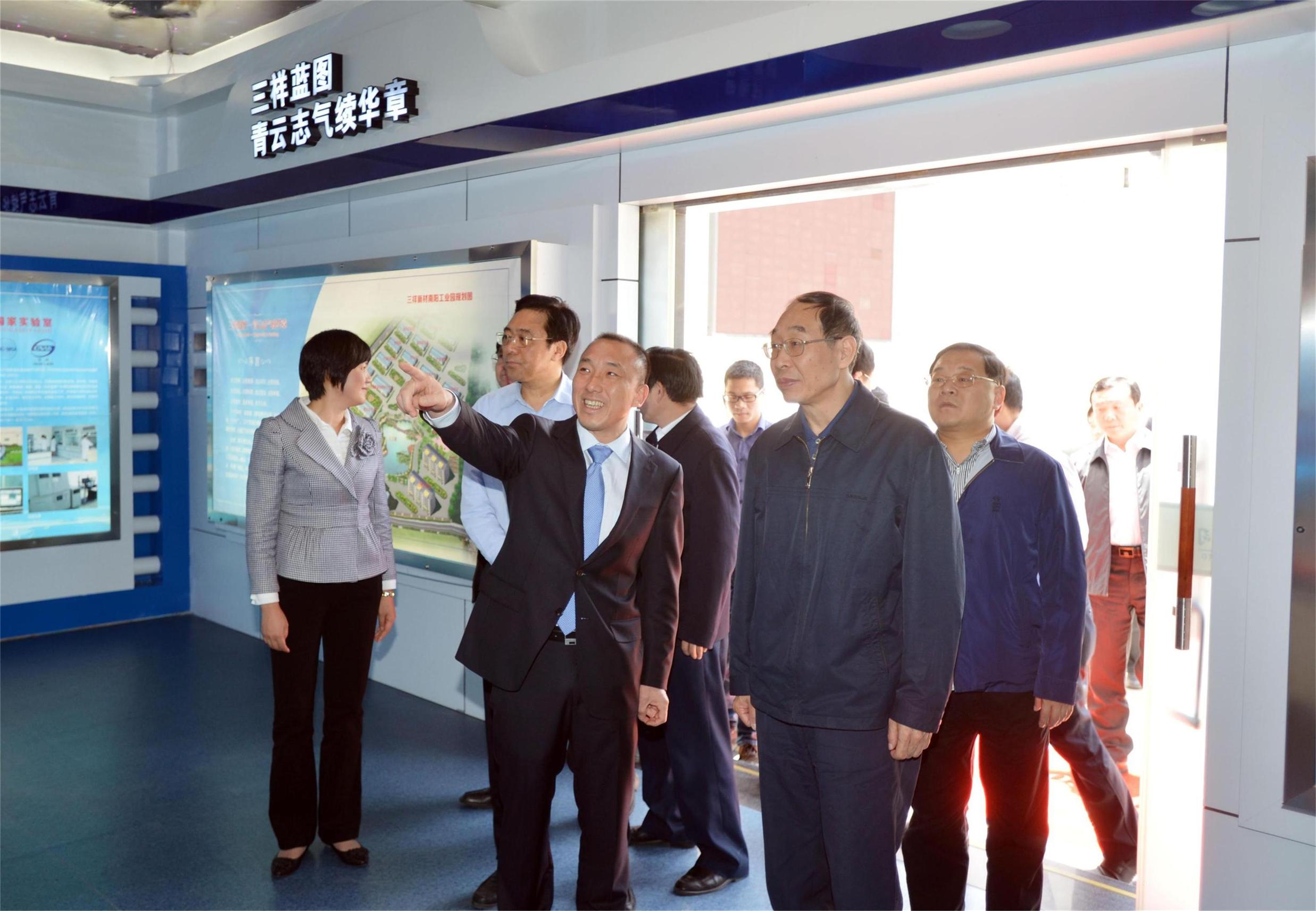 中央书记处书记、中央统战部部长尤权（时任福建省委书记、省人大常委会主任）视察raybet-33cc2b46-a26f-4171-ad81-c550ce31854b.jpg